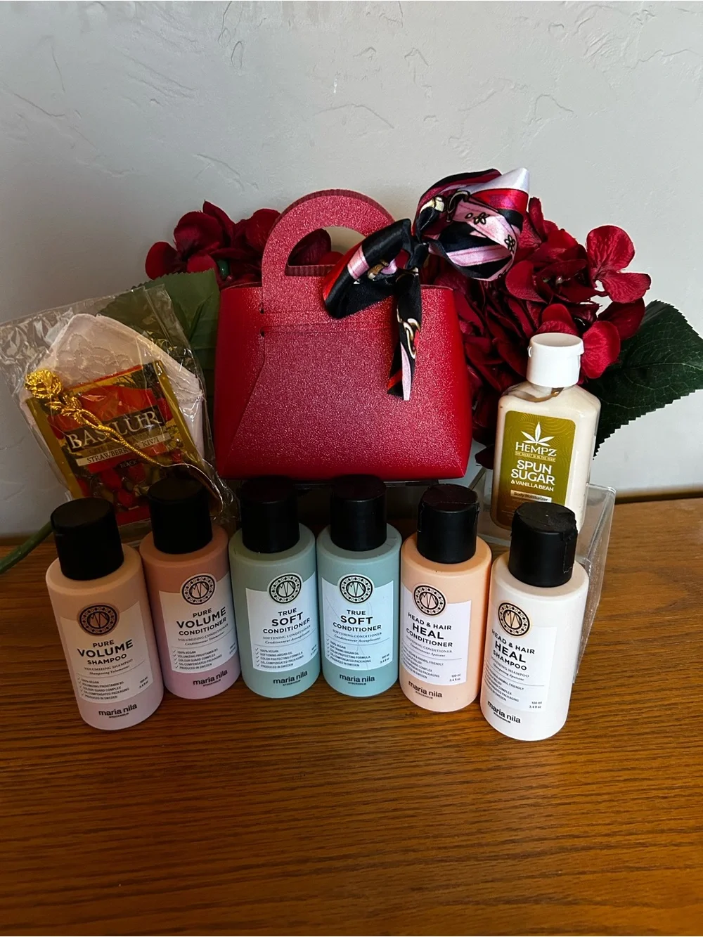 Maria Nila Assorted Travel Shampoo & Conditioner Set in Pink and Pastel Tones